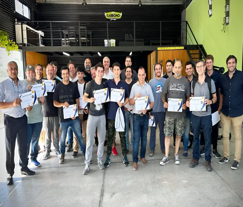 RetroCarbono Garbage con su primer curso de conversión de vehículos electricos con AutoLibre.